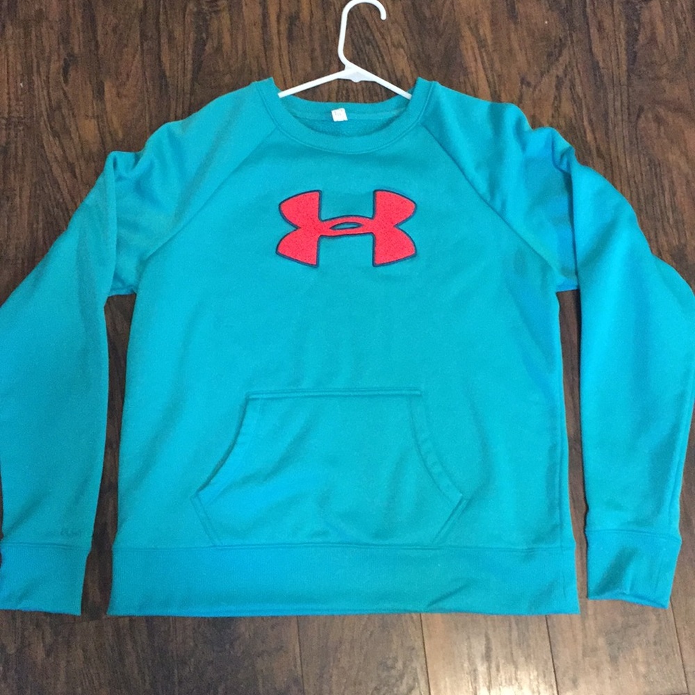 Over sized Under Armour sweatshirt